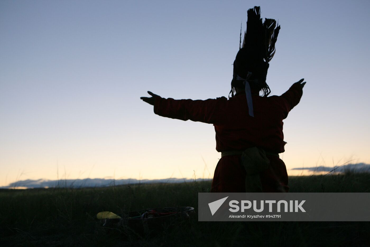 Tuva people's supreme shaman performs grand ritual