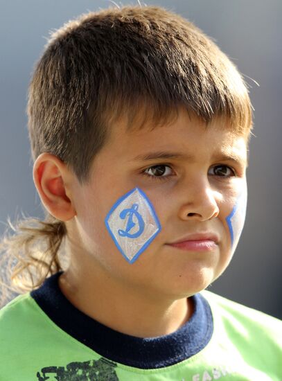 Dynamo's young fan