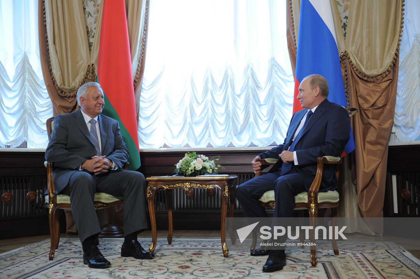 Vladimir Putin holds meeting