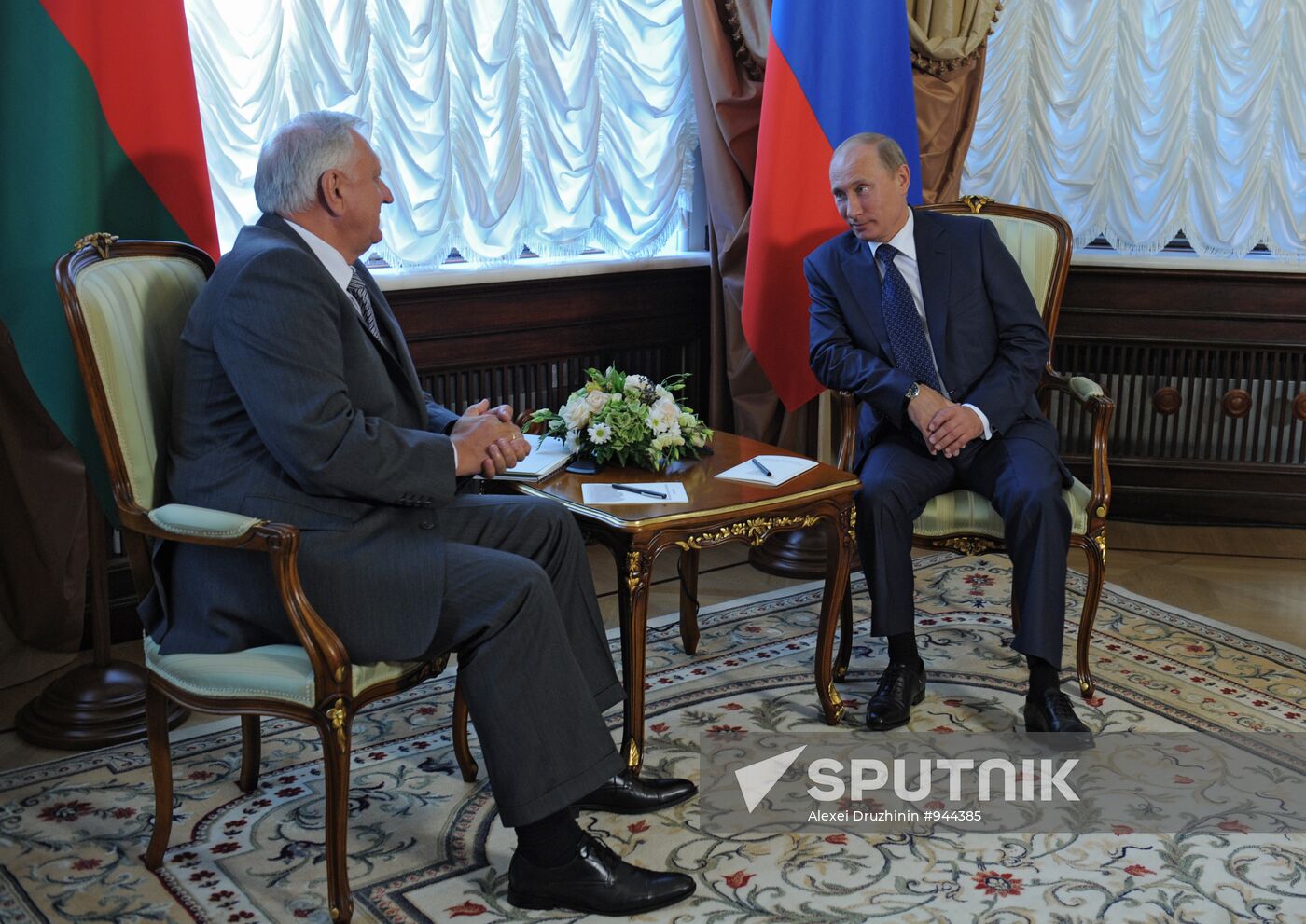 Vladimir Putin holds meeting