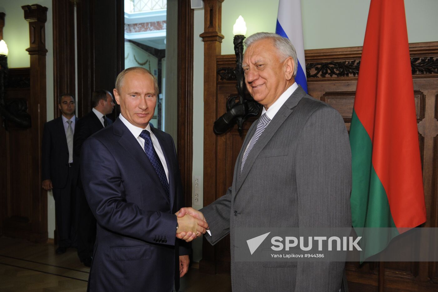 Vladimir Putin holds meeting