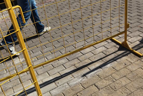 Sidewalk slabs painted on concrete, Moscow