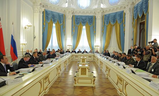 Vladimir Putin holds meeting