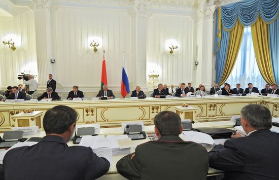 Vladimir Putin holds meeting