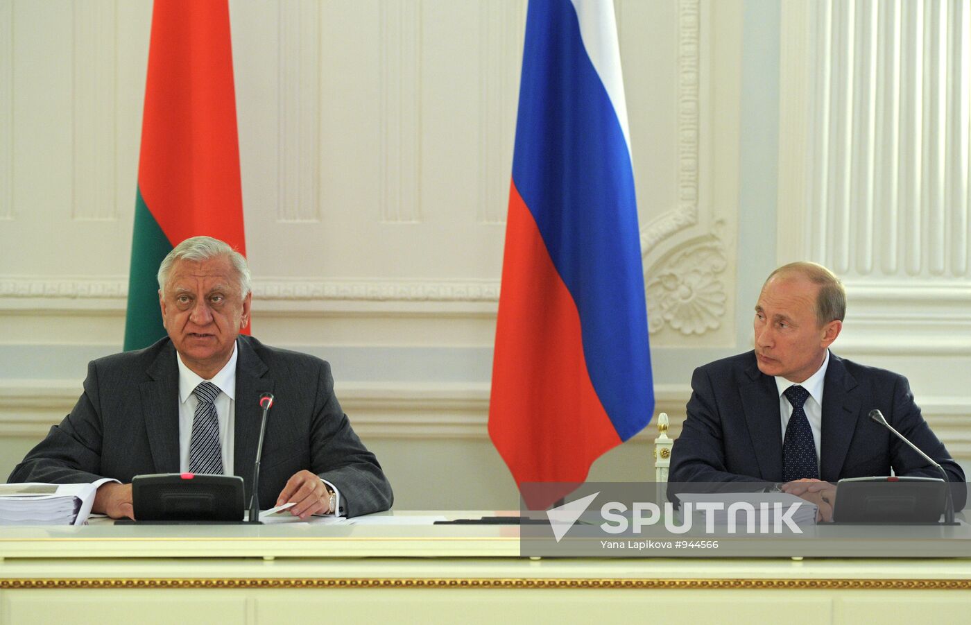 Vladimir Putin holds meeting