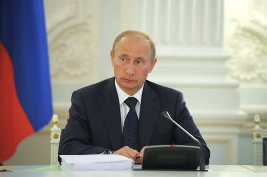 Vladimir Putin holds meeting