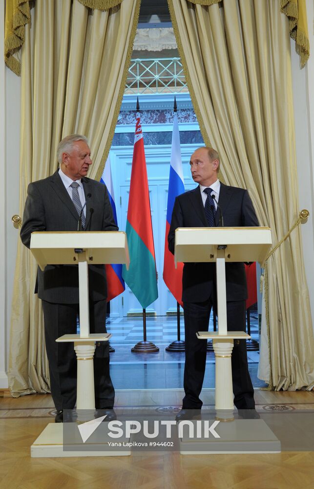Vladimir Putin holds meeting of Council of Ministers