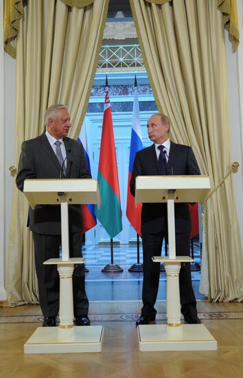 Vladimir Putin holds meeting of Council of Ministers