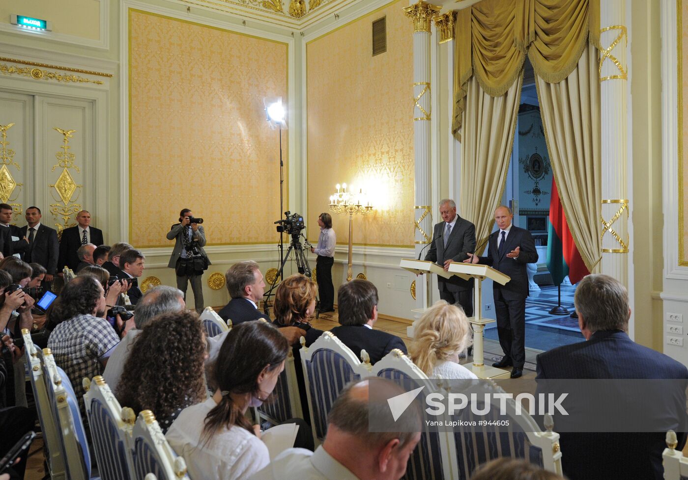 Vladimir Putin holds meeting of Council of Ministers