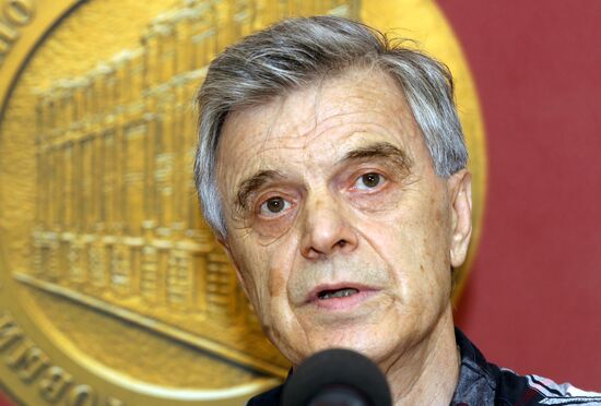 Ruslan Khasbulatov presents his books