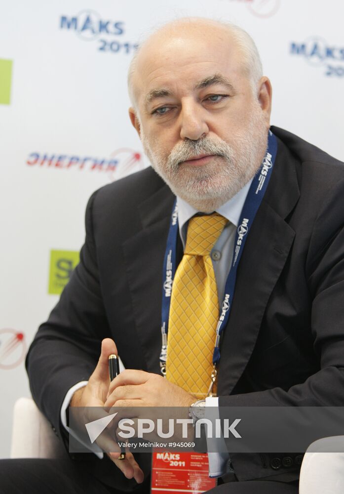 Skolkovo Fund President Viktor Vekselberg during signing of the agreement between the Skolkovo Fund, the Rocket and Space Corporation Energia and the JSC Academician M.F. Reshetnev Information Satellite Systems. Location: Russia, Moscow region, Zhukovsky. Author: Valery Melnikov/Sputnik. Tenth International Aviation & Space Salon MAKS 2011