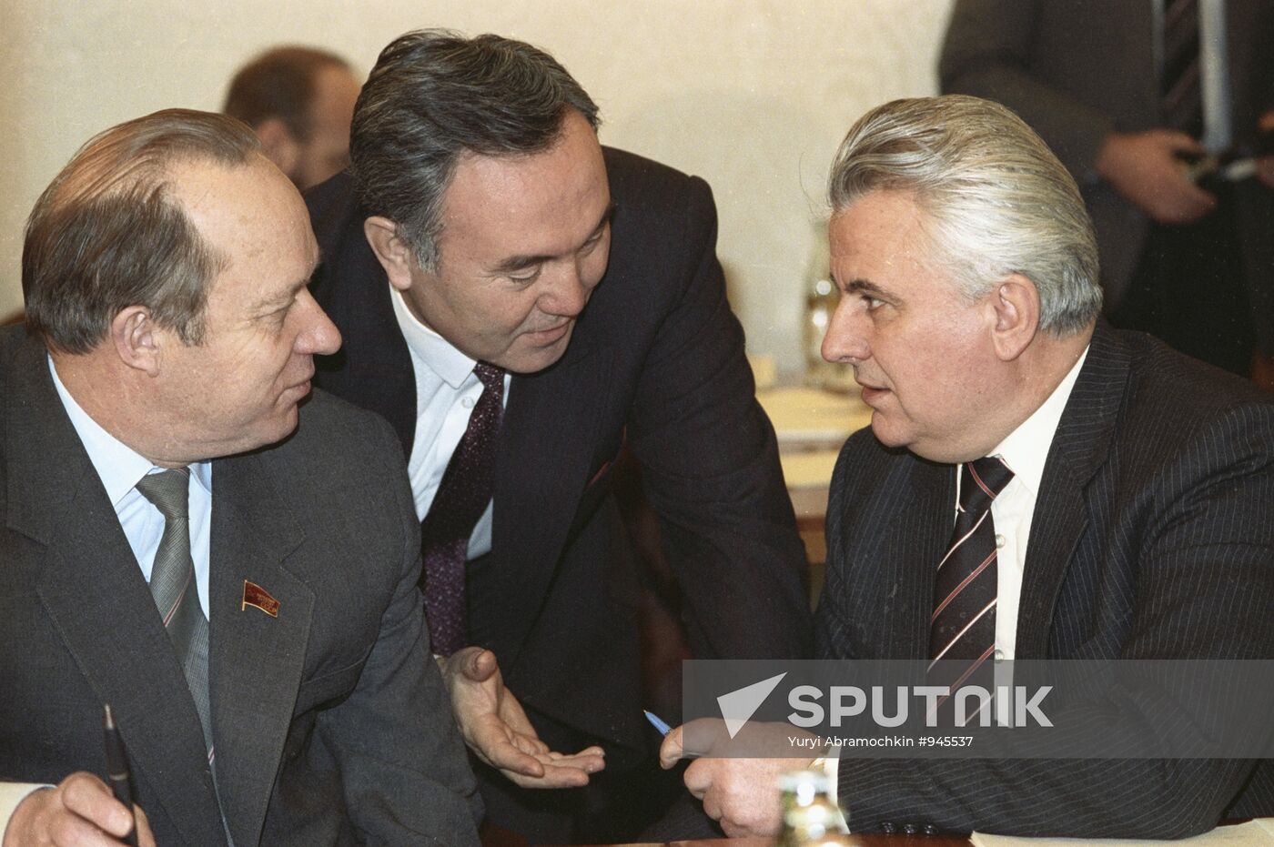 Nursultan Nazarbayev and Leonid Kravchuk