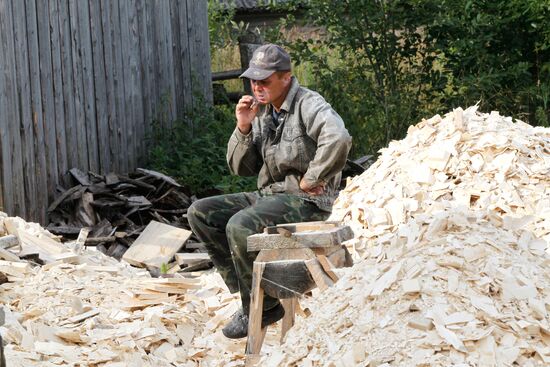 Restoration of an ensemble of wooden churches in Lyadiny village