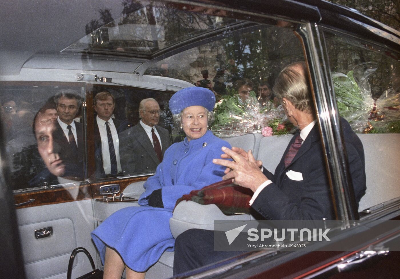 Elizabeth II and Duke of Edinburgh in Moscow