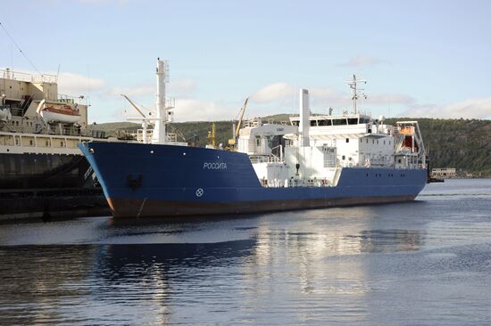 Newly constructed container ship Rossita arrives at Murmansk