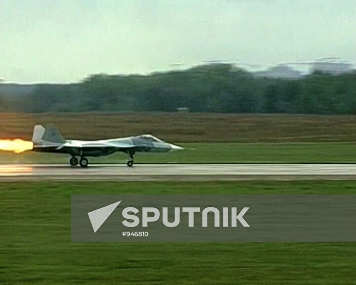 T-50 fighter fails to take off at MAKS-2011 air show