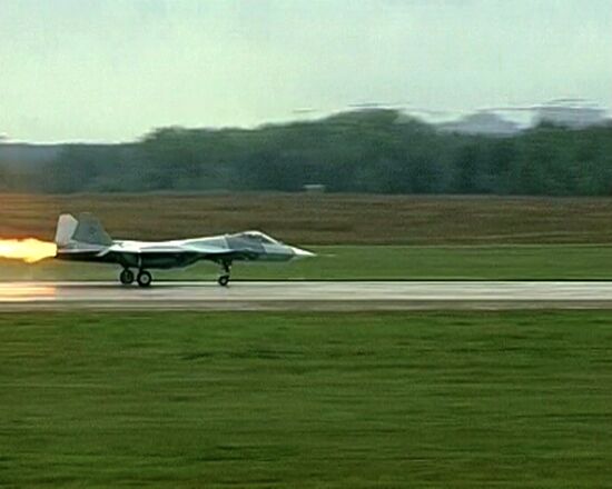 T-50 fighter fails to take off at MAKS-2011 air show