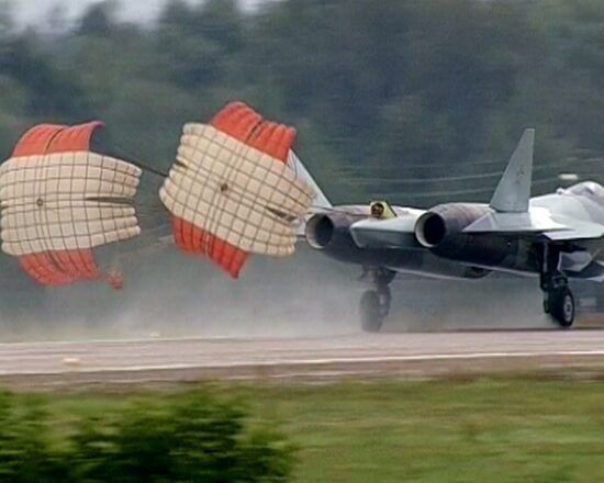 T-50 fighter fails to take off at MAKS-2011 air show