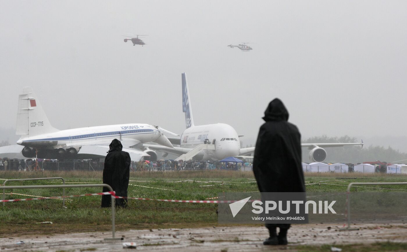 MAKS-2011 international air show closes in Zhukovsky