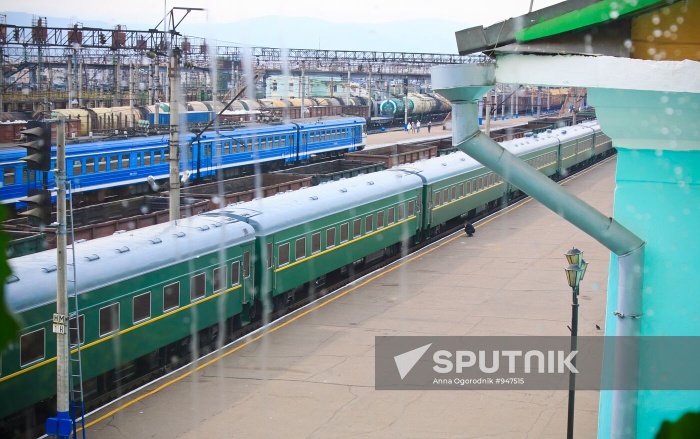 N. Korean leader Kim Jong-il arrives in Buryatia on train