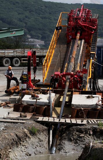 Construction of Sakhalin-Khabarovsk-Vladivostok pipeline