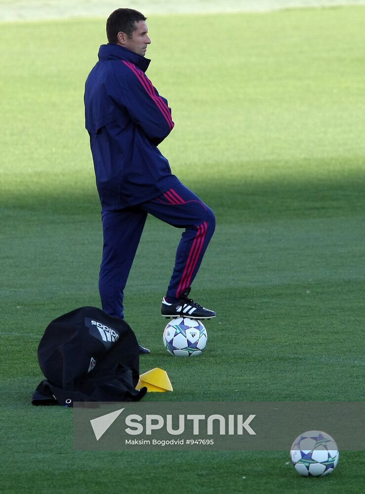 Pre-match training session at FC Olympic