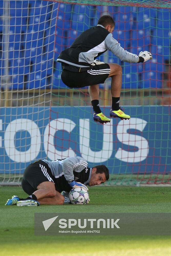 Pre-match training session at FC Olympic