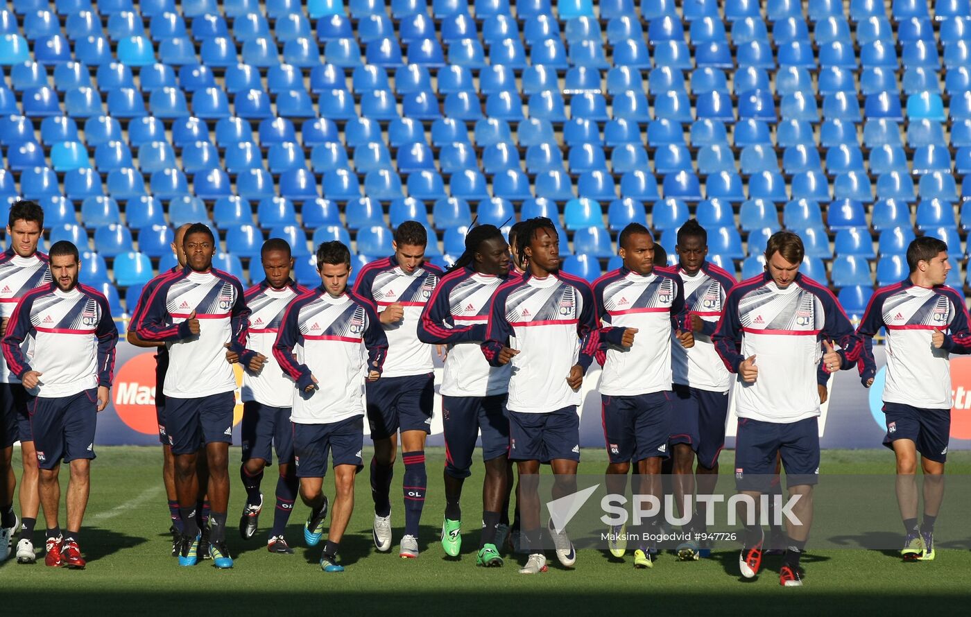 Pre-match training session at FC Olympic