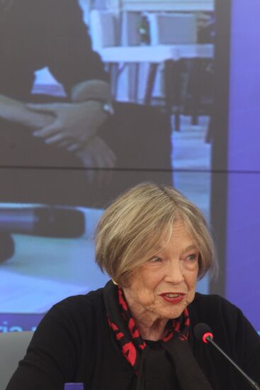 Videoconference marks International Portfolio Review opening