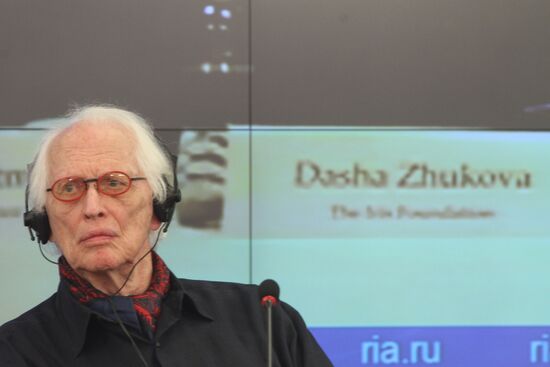 Videoconference marks International Portfolio Review opening