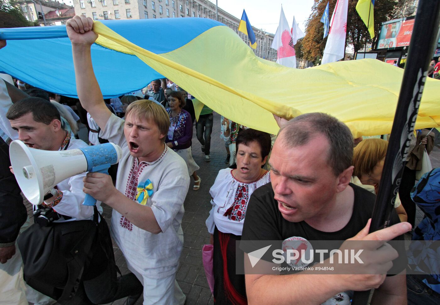 Opposition stages rally in Kiev on Ukraine's Independence Day