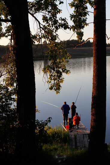 Fishermen on Pascoe Lake