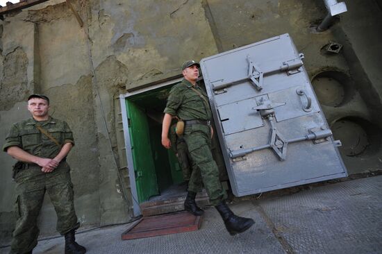 Crew of the antiaircraft S-400 "Triumph" missile system complex