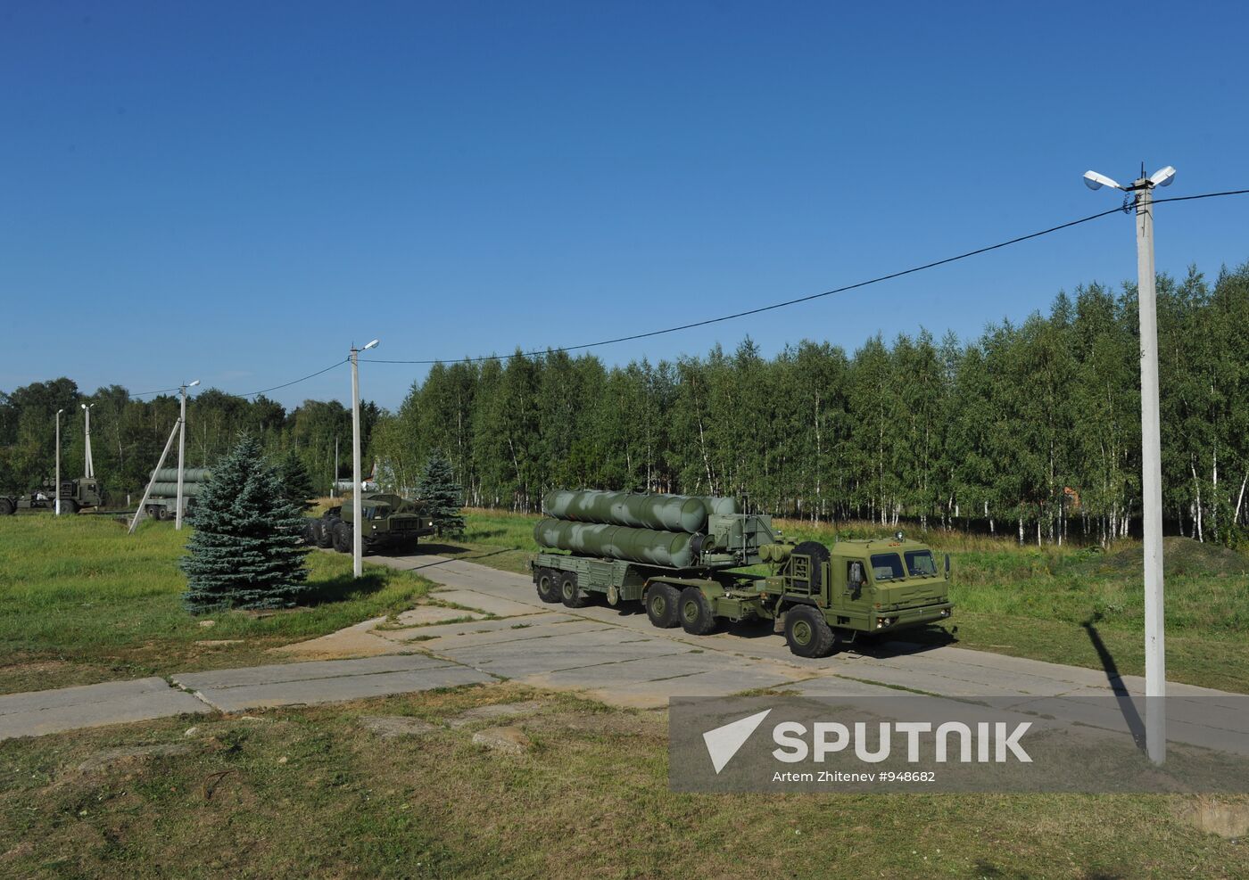 C-400 "Triumph" missiles protect air lines of Moscow