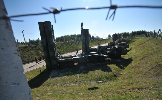 C-400 "Triumph" missiles protect air lines of Moscow