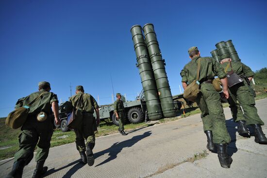 C-400 "Triumph" missiles protect air lines of Moscow