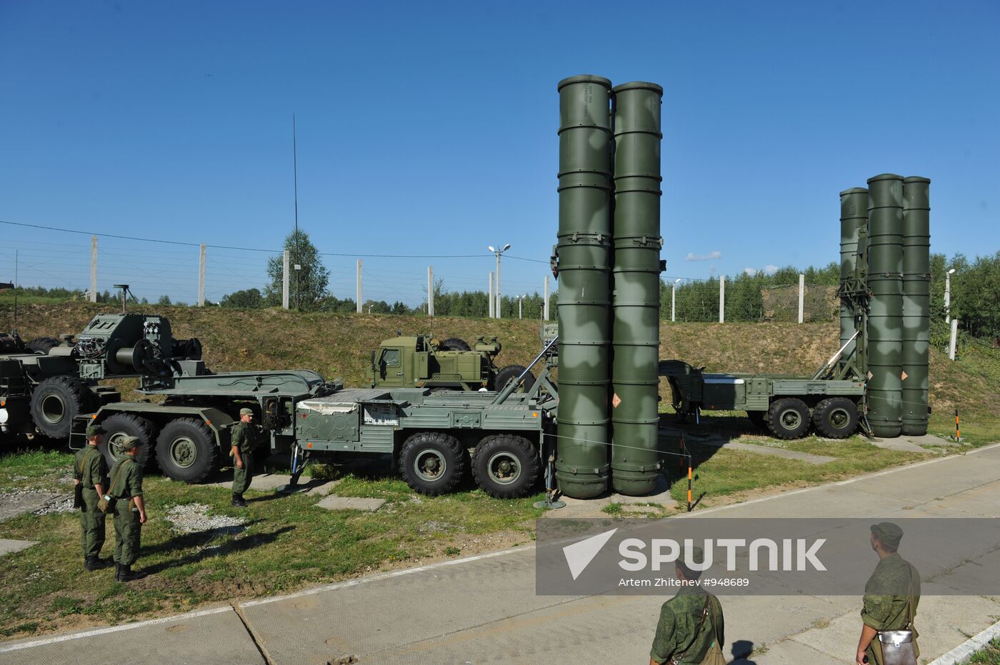 C-400 "Triumph" missiles protect air lines of Moscow