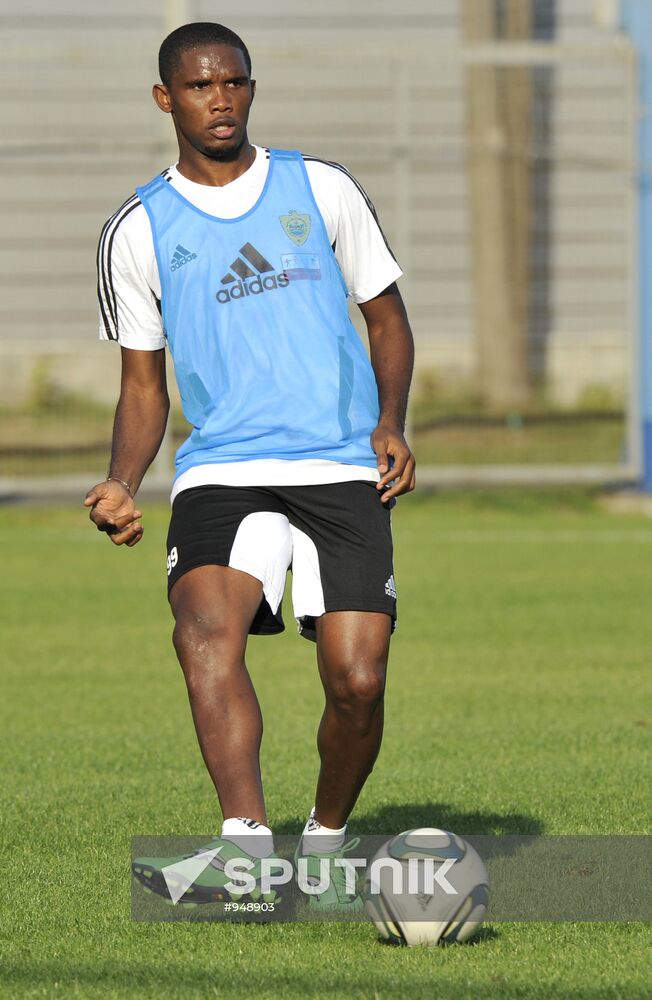 Football. New player Samuel Eto'o trains with FC Anji