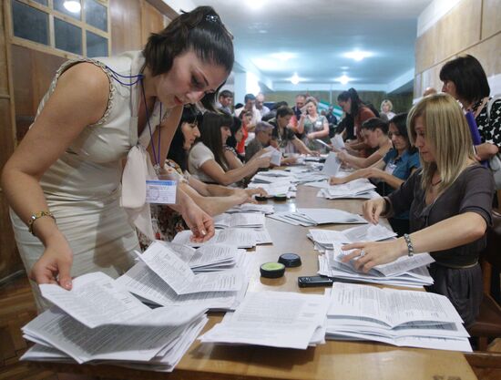 Counting the votes at a polling station in Sukhumi city