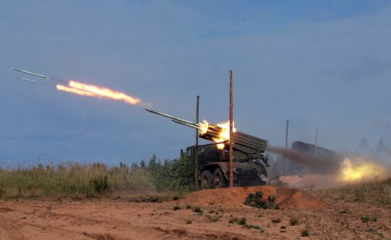 Artillery exercises in Leningrad Region