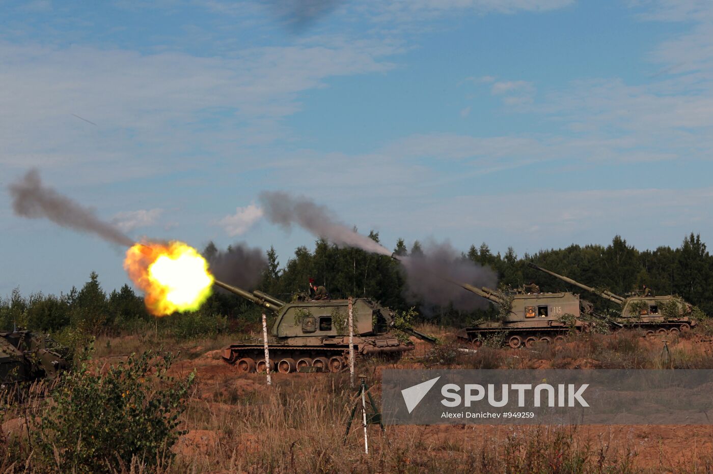 Artillery exercises in Leningrad Region