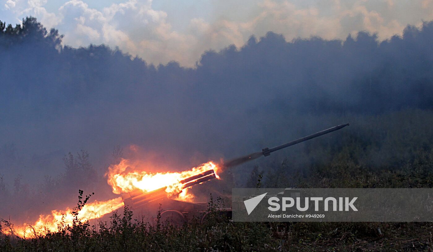 Artillery exercises in Leningrad Region