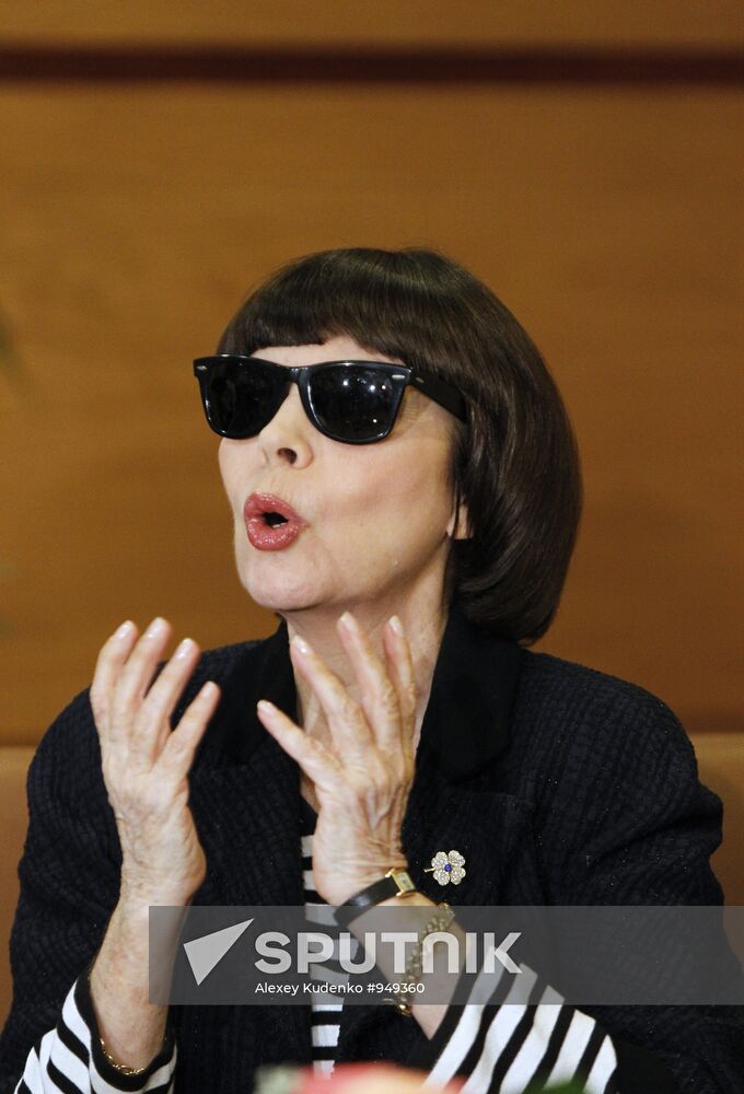Mireille Mathieu's press conference on Spasskaya Tower festival