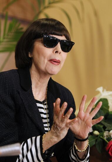 Mireille Mathieu's press conference on Spasskaya Tower festival
