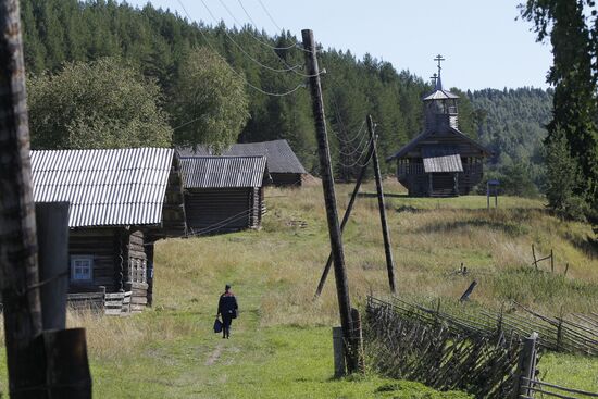 "Mail of Russia" postman makes his rounds in the village