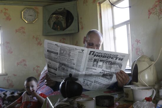 "Mail of Russia" postman makes his rounds in the village
