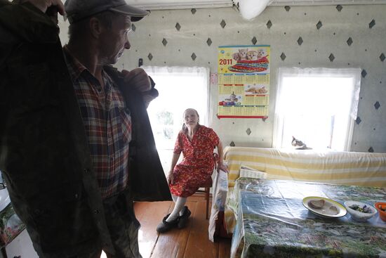 "Mail of Russia" postman makes his rounds in the village