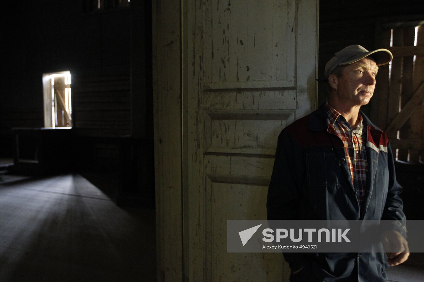 "Mail of Russia" postman makes his rounds in the village