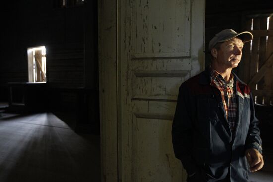 "Mail of Russia" postman makes his rounds in the village