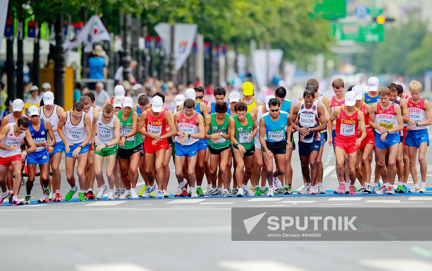 2011 IAAF World Championships in Athletics. Day two